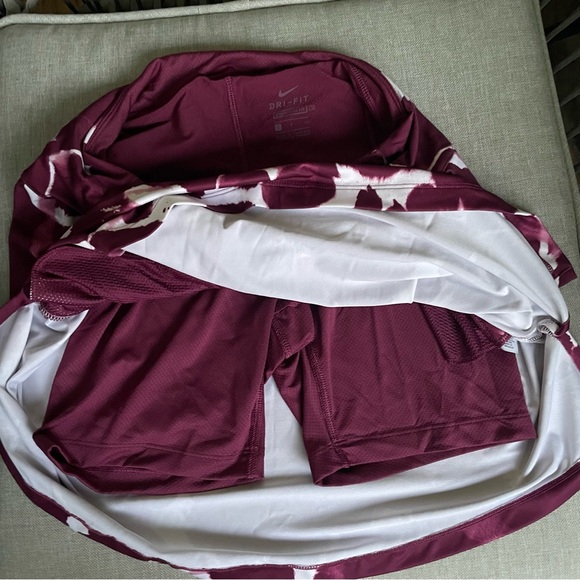 Nike Women’s Dri-Fit UV Victory Golf Skort Small S villain red Skirt w/ shorts - Picture 11 of 16